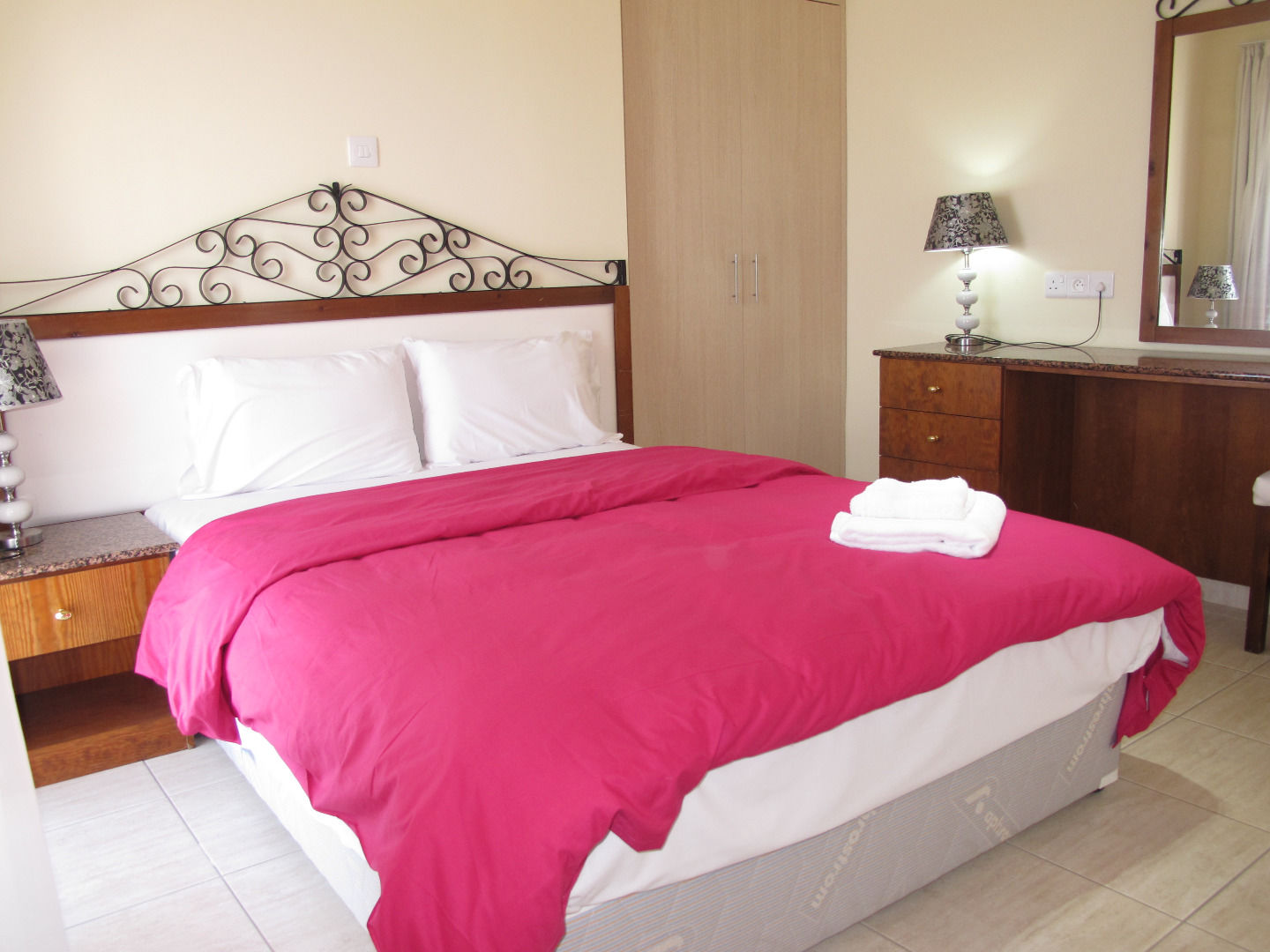Mackenzie Beach Hotel ลาร์นาคา ห้อง รูปภาพ