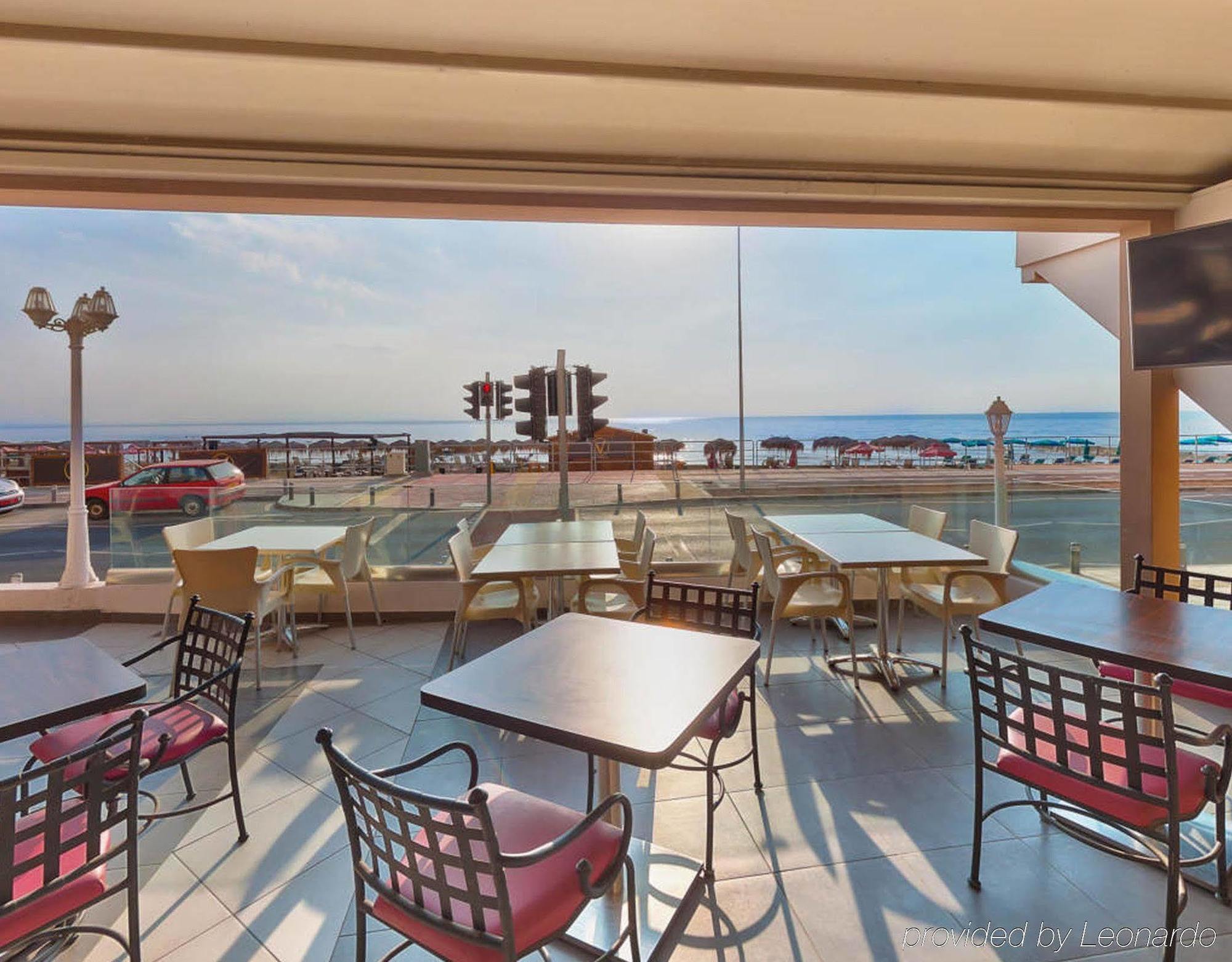 Mackenzie Beach Hotel ลาร์นาคา ภายนอก รูปภาพ