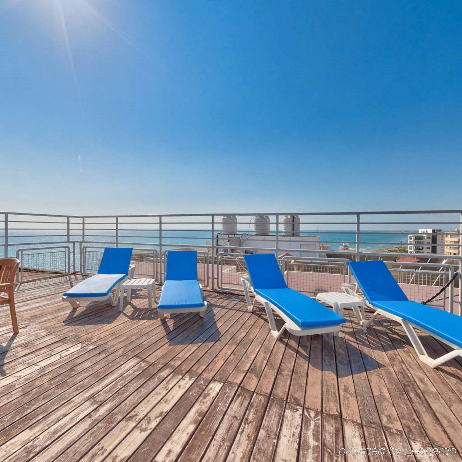 Mackenzie Beach Hotel ลาร์นาคา ภายนอก รูปภาพ