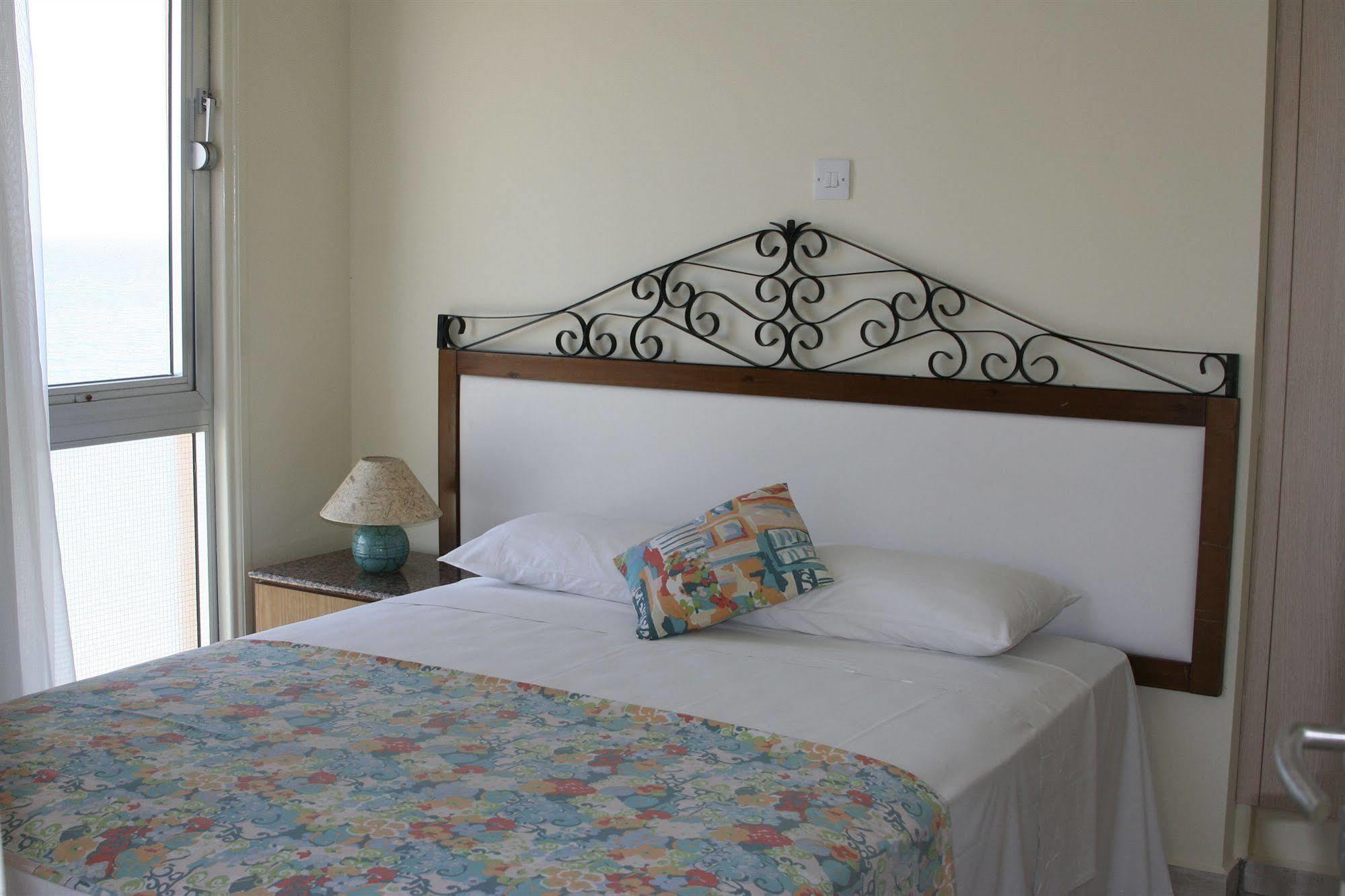 Mackenzie Beach Hotel ลาร์นาคา ภายนอก รูปภาพ