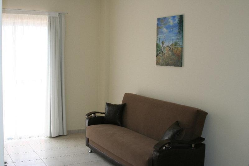 Mackenzie Beach Hotel ลาร์นาคา ภายนอก รูปภาพ