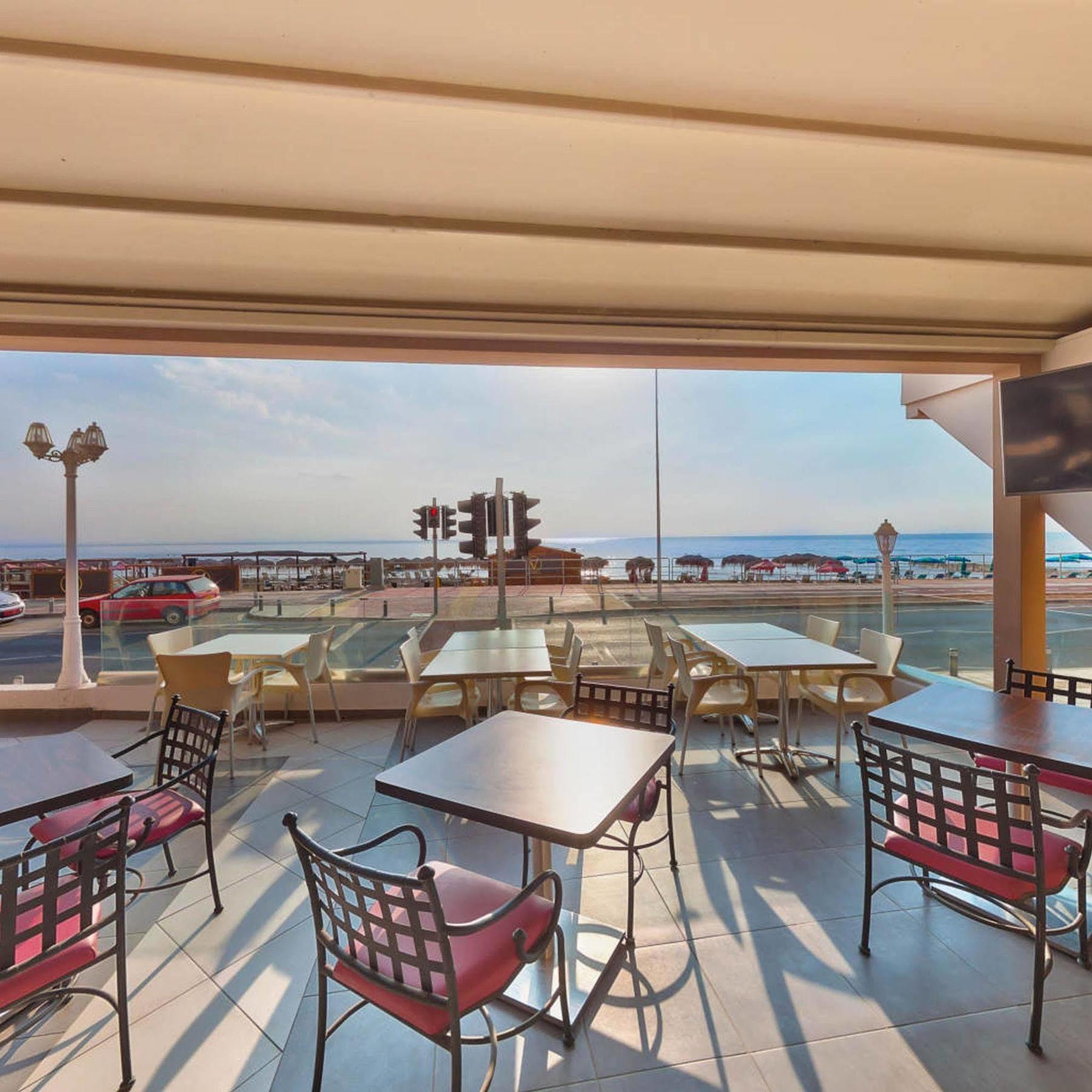 Mackenzie Beach Hotel ลาร์นาคา ภายนอก รูปภาพ