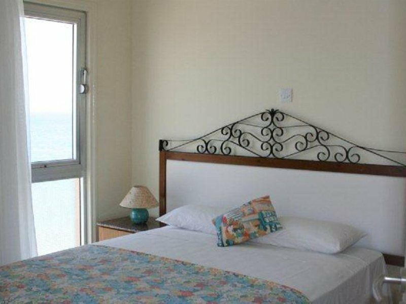 Mackenzie Beach Hotel ลาร์นาคา ภายนอก รูปภาพ