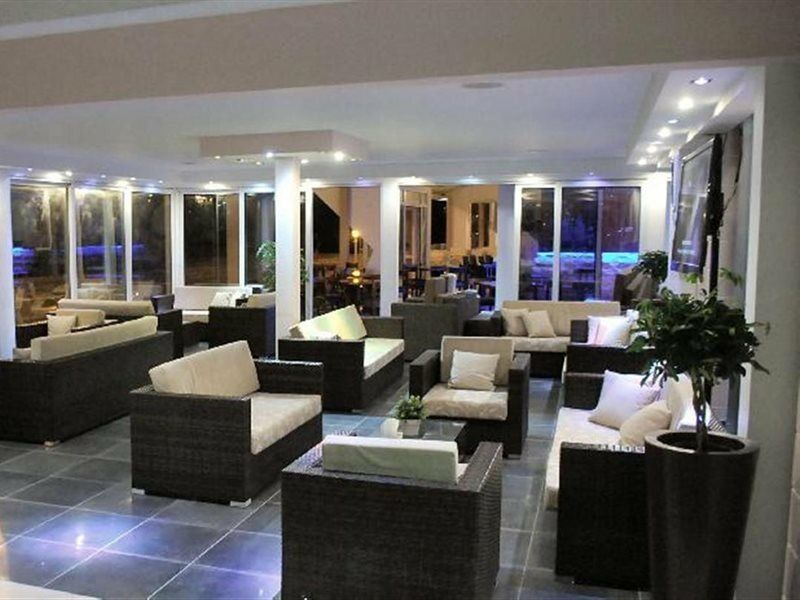 Mackenzie Beach Hotel ลาร์นาคา ภายนอก รูปภาพ