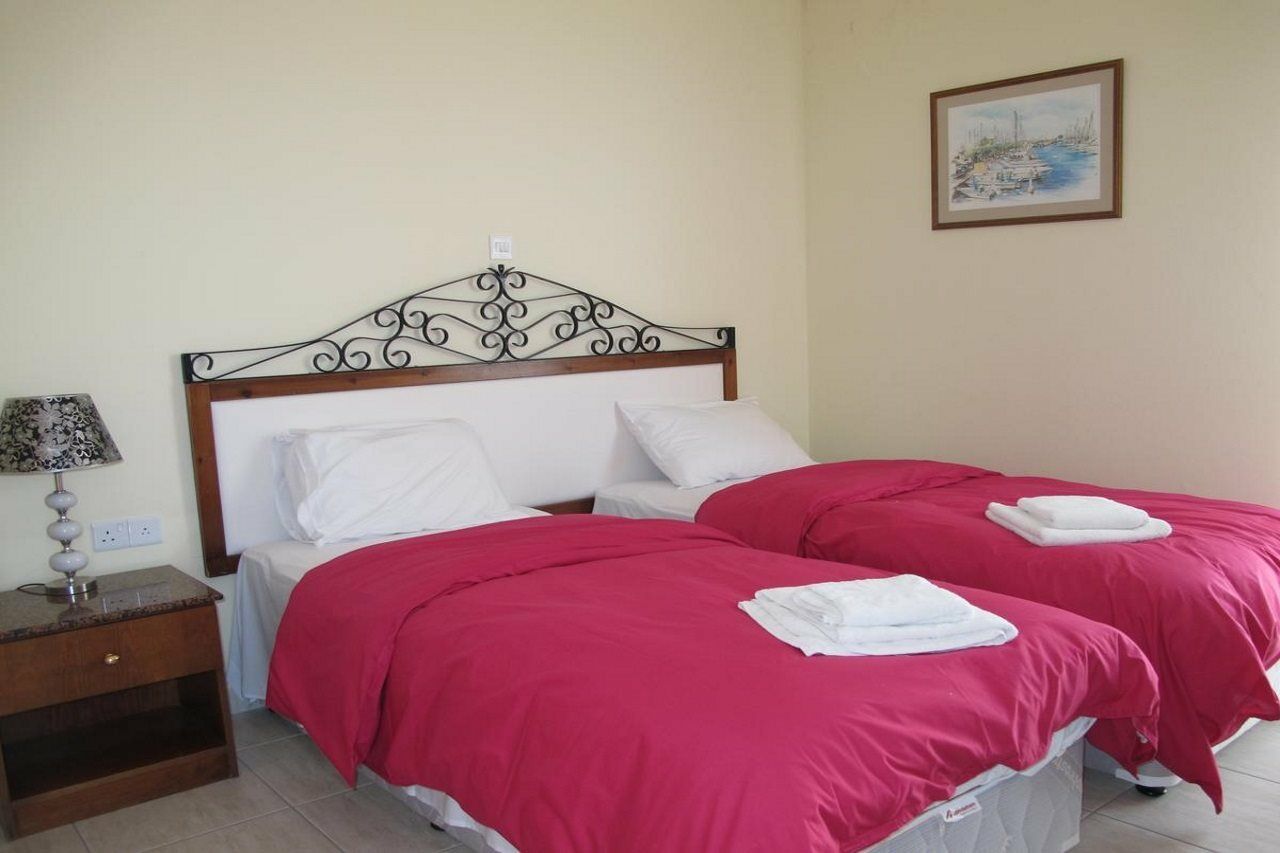 Mackenzie Beach Hotel ลาร์นาคา ภายนอก รูปภาพ
