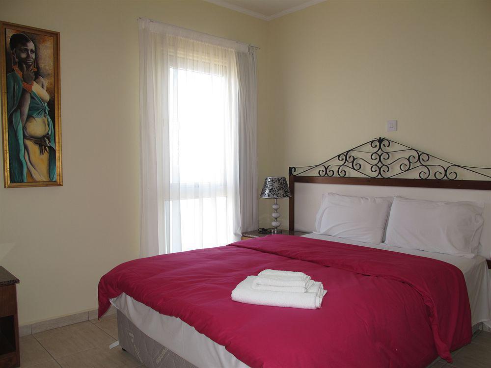 Mackenzie Beach Hotel ลาร์นาคา ห้อง รูปภาพ